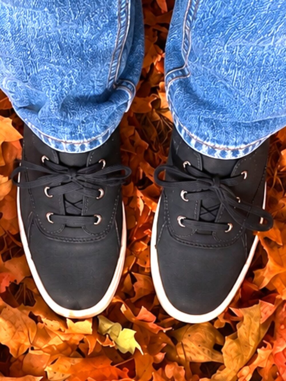 Women’s Zodiac Lace-up Black Sneakers Size 7 Med. - Picture 14 of 16